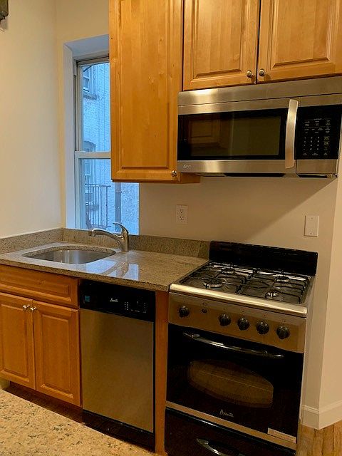 1st image of 234 Thompson St APT 14