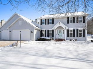 1210 Bay De Noc Ct, Green Bay, WI 54311