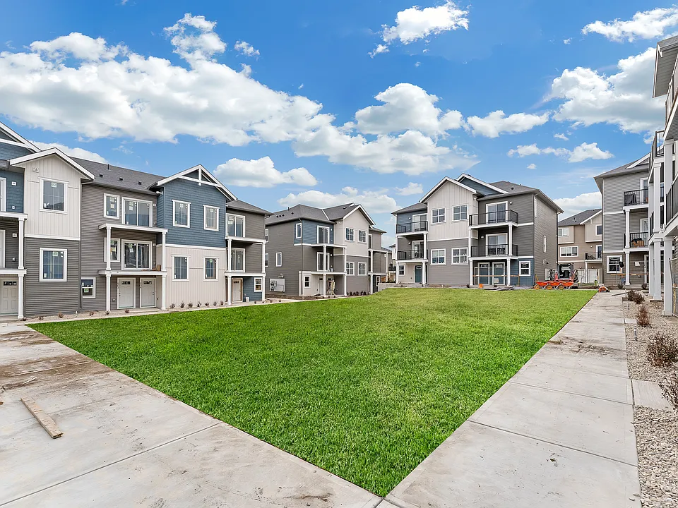 24 Rivercrest Dr