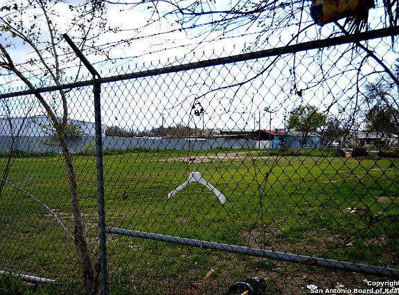 3rd image of 2306 W Gerald Ave
