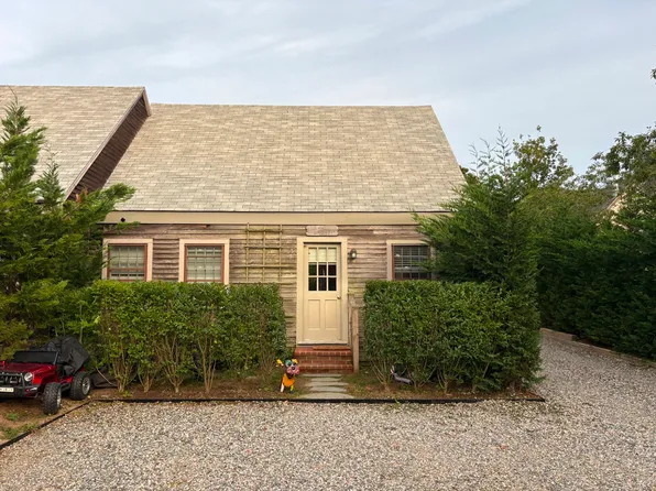 21A Pine St #2, Nantucket, MA 02554