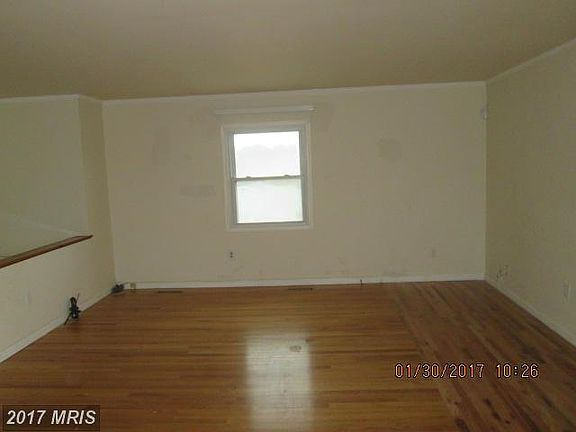 3rd image of 11606 Primrose Ct