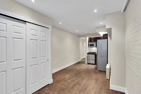 Rented by Cooper & Cooper Real Estate | media 14