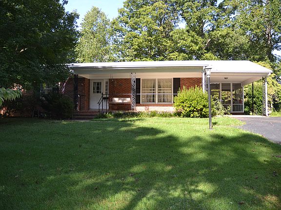 2nd image of 127 Fritters Ln