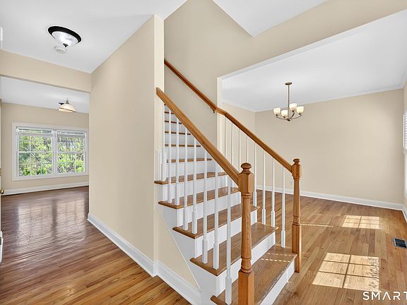 4th image of 3 Stonecroft Way #3
