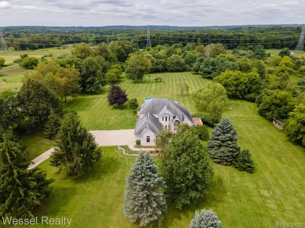 1875 Townsend Rd, Leonard, MI 48367
