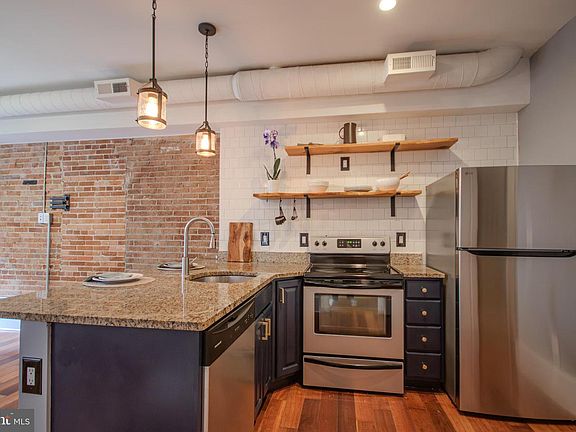 5th image of 224 W Main St APT 202