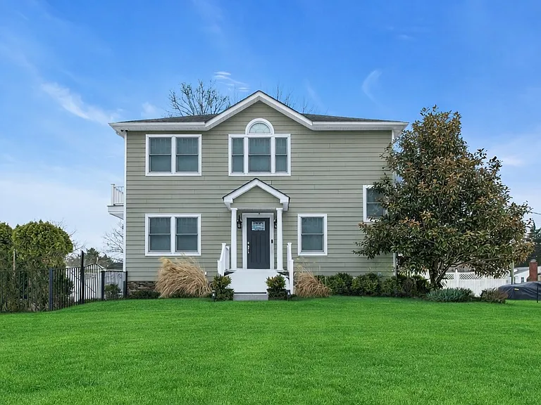 300 Fiddler Ln — Photo 1