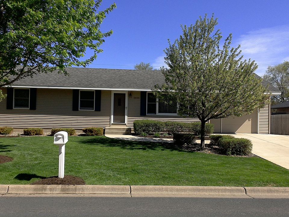 1st image of 2025 Forest St