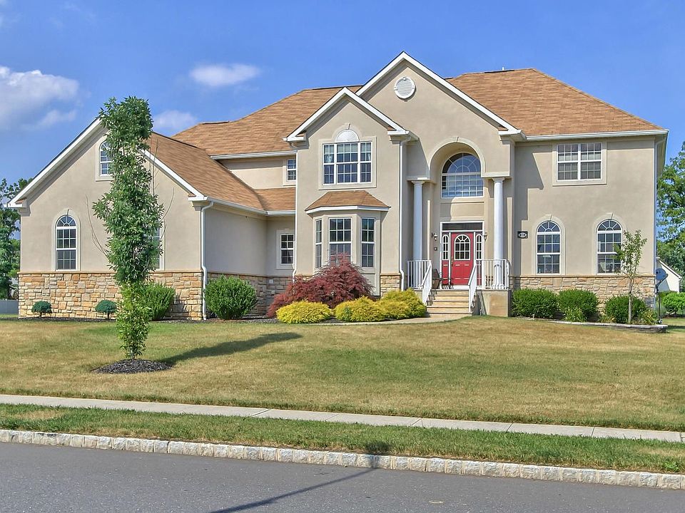 1st image of 1805 Charlton Cir