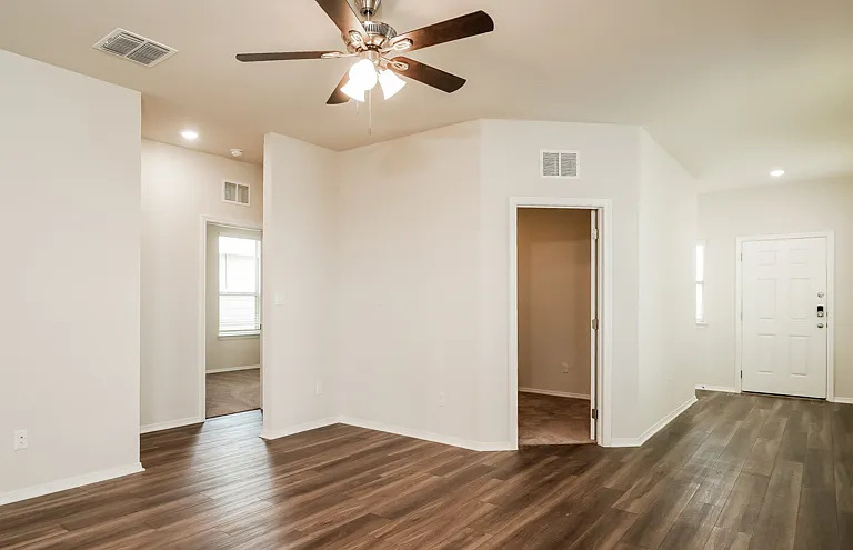 The Corridor at Sunset Oaks Rental Homes — Photo 12