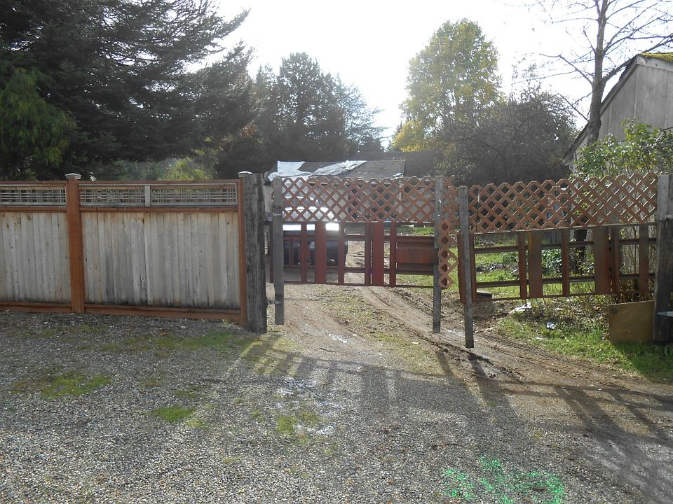 1st image of 2593 Griffiths Ln SE