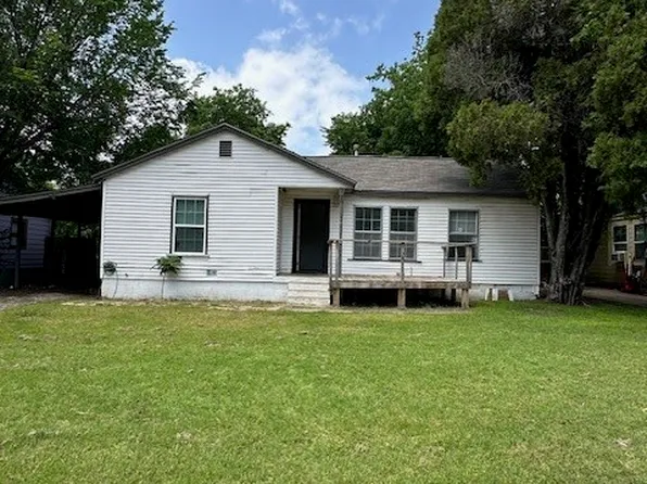 205 Hallvale Dr, White Settlement, TX 76108