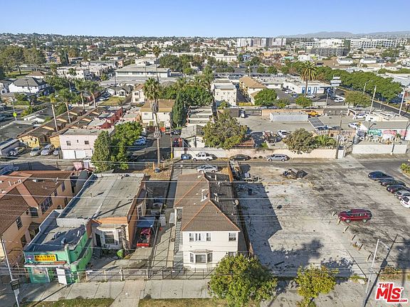 4th image of 8627 S Figueroa St