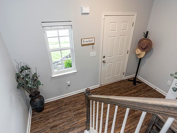 5th image of 1033 Fisk Ct