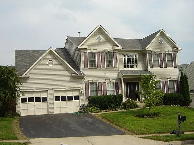 27 Christopher Way photo 1