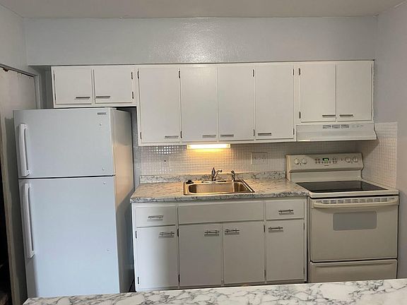 3rd image of 4770 Kings Dr APT H
