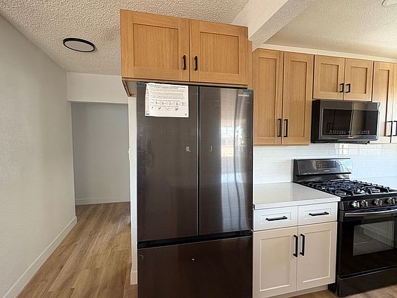 4th image of 148 Fir St