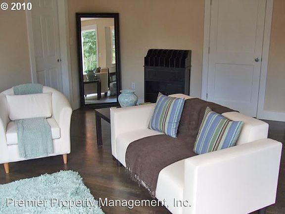 4th image of 3608 E Evergreen Blvd