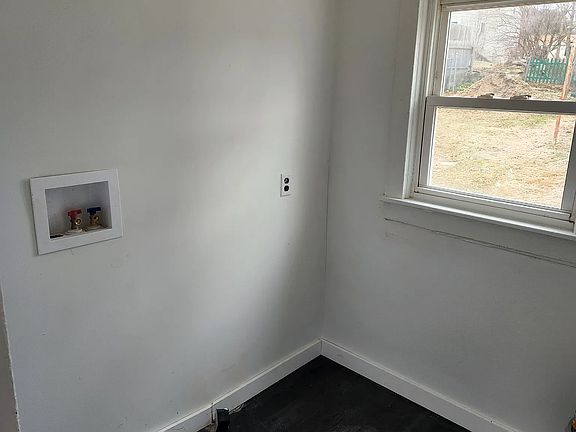 4th image of 11 Vine St
