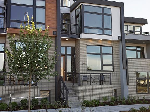 5th image of 6870 E Lowry Blvd