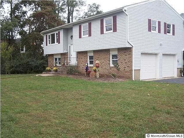 2nd image of 2414 Kipling Avenue