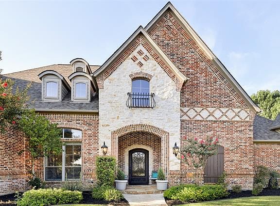 2nd image of 2409 Poplar Ct