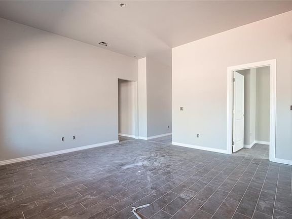 4th image of 1605 NE 33rd St