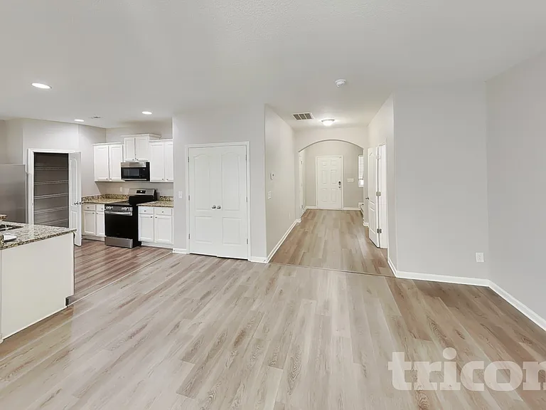 9203 Putnam Pl — Photo 2
