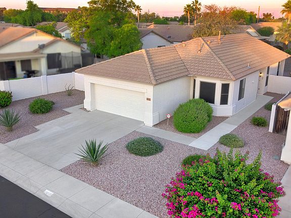 4th image of 8814 N 66th Ave
