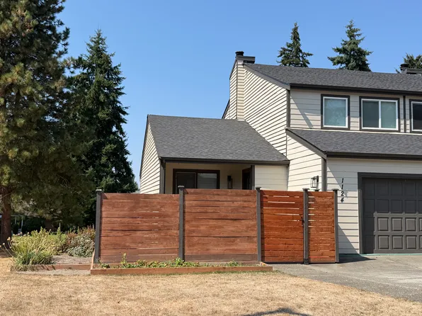 1124 N Vassault St, Tacoma, WA 98406