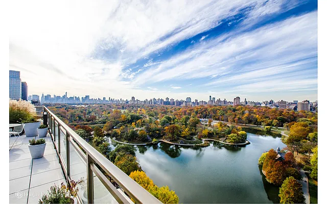 Sold by Douglas Elliman | media 14