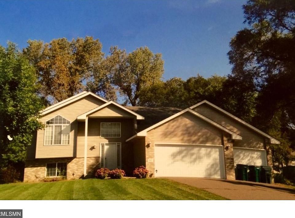 1st image of 797 101st Ln NE
