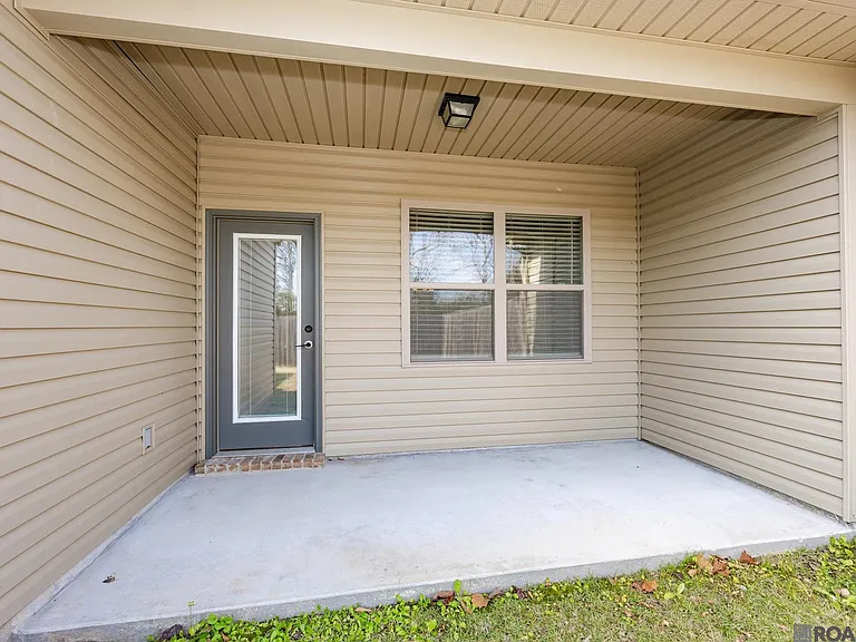 2948 S Roth Ave — Photo 14