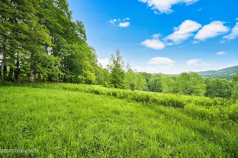3rd image of 175 Whitetail Mountain Road