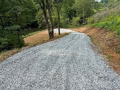 5th image of 1236 Hickory Knoll Rd