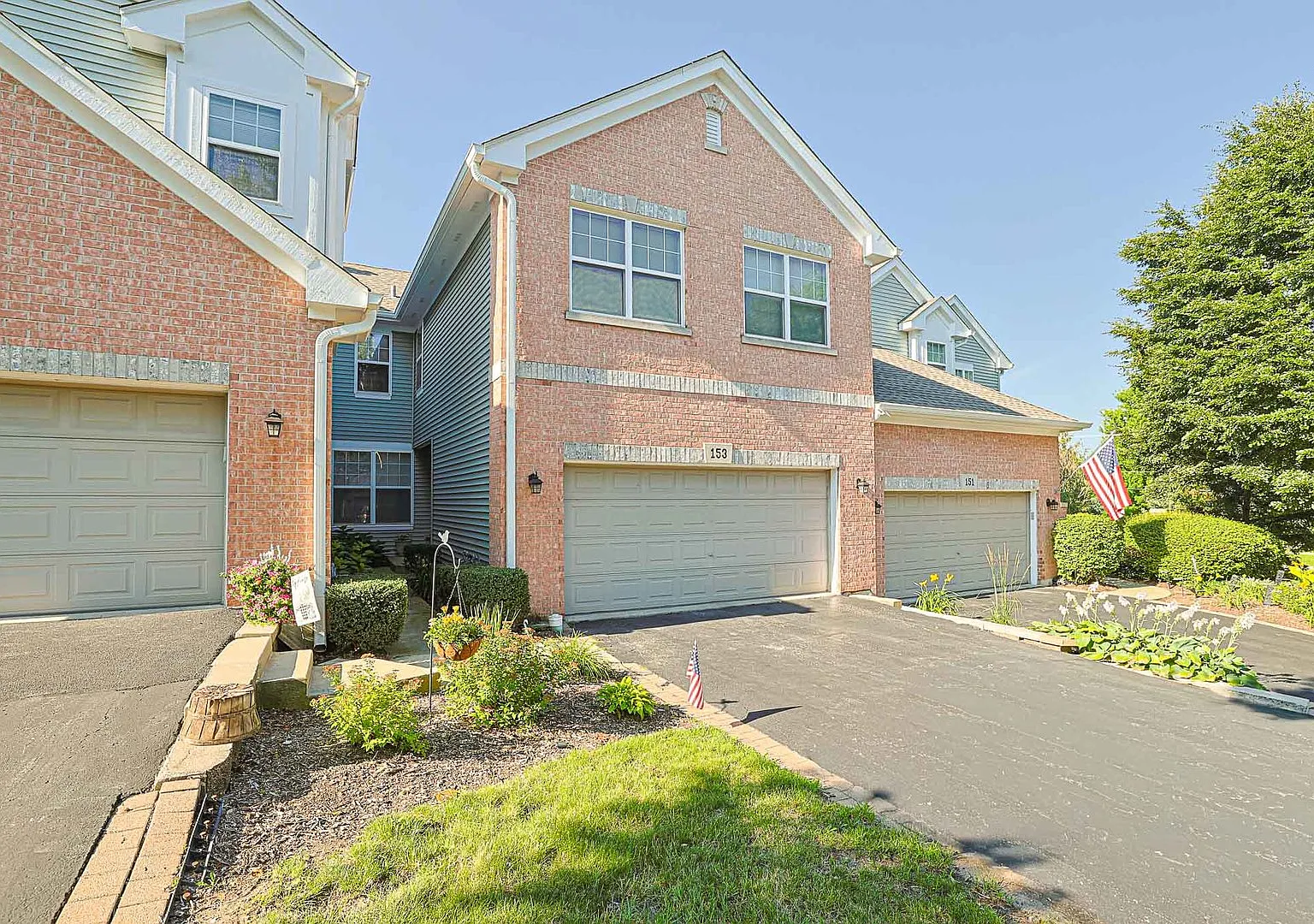 3 bed, 4.0 bath, 2816 sqft, $3,150 — Photo 3