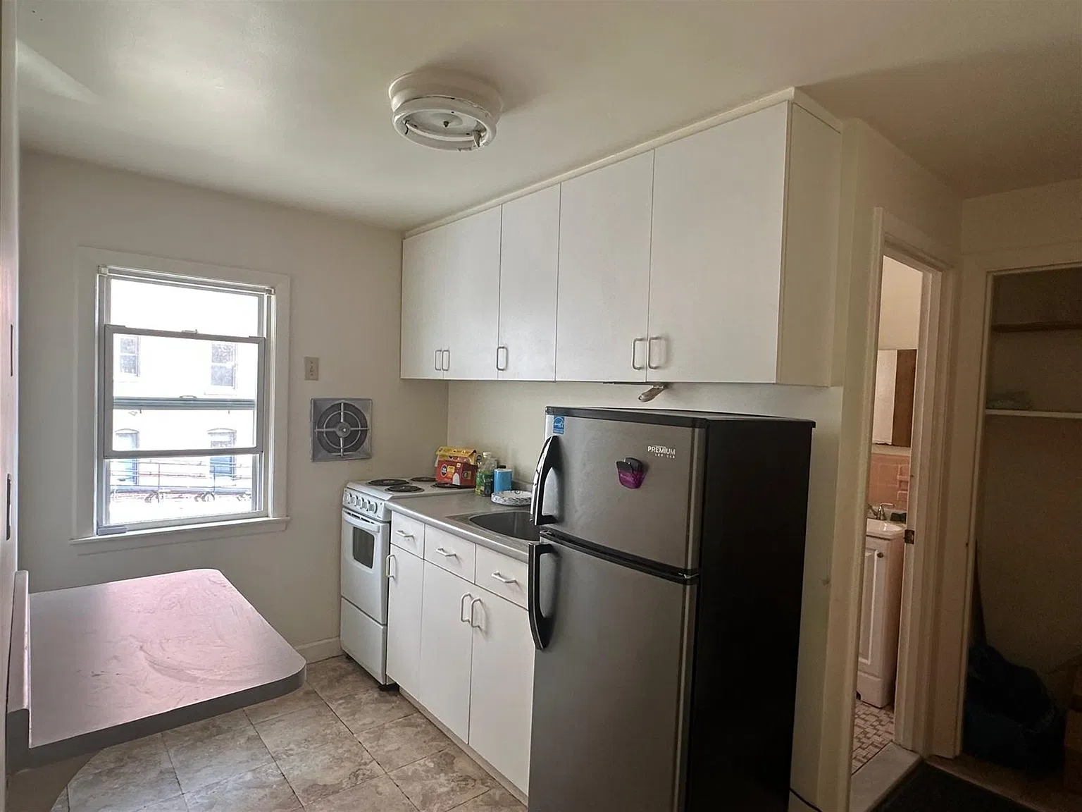 898 Massachusetts Ave — Photo 4
