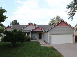 27 Altadena Dr, Pueblo, CO 81005