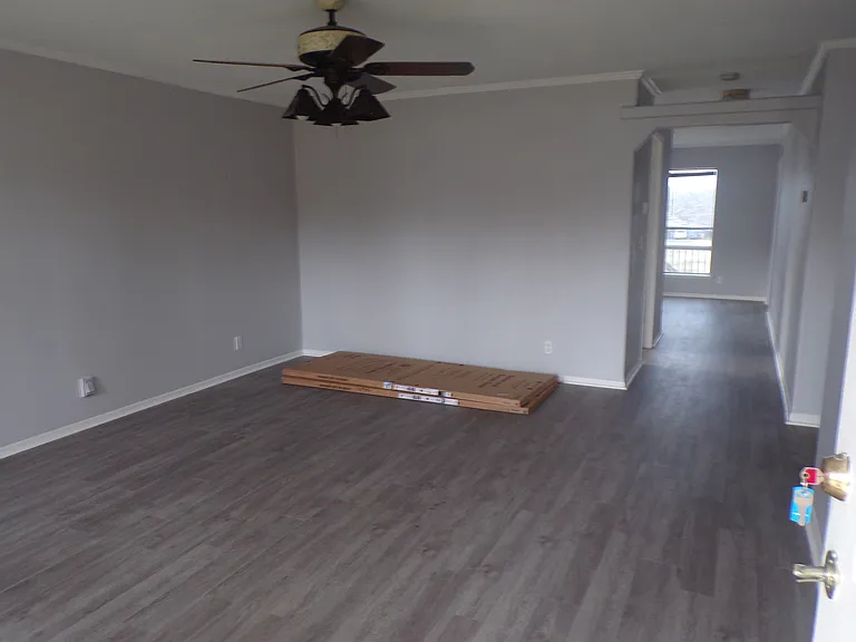 1305 Jones St — Photo 16