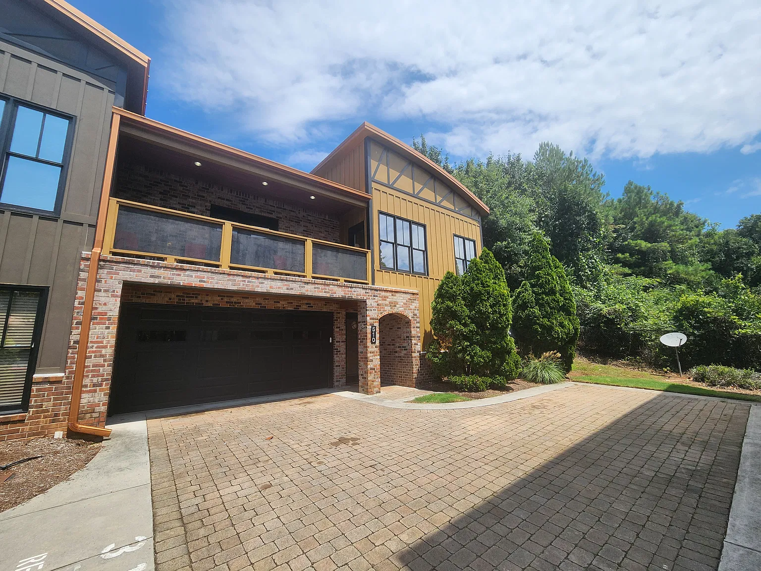 4 bed, 2137 sqft, $3,700 — Photo 2
