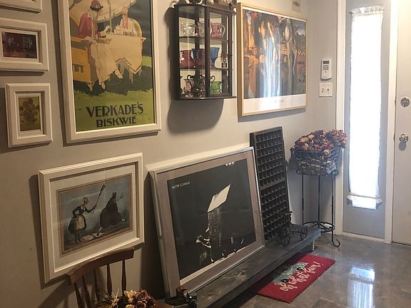 2nd image of 82 Meadow View Ct