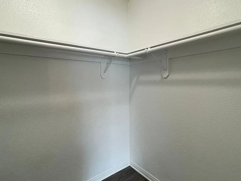 Park Plaza Apartments — Photo 107