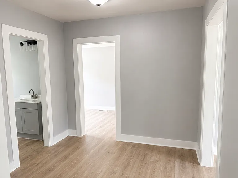 422 Fairground Hts — Photo 3