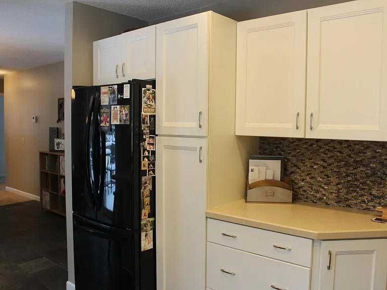 Plenty of kitchen storage with soft-close cabinets and drawers.