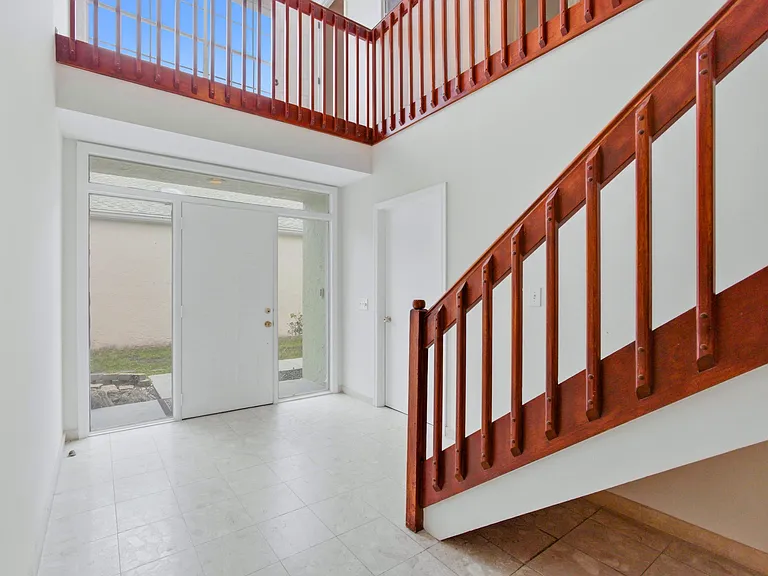 1235 Sussex St — Photo 4