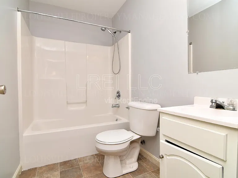 304 Keeneland Dr #1B — Photo 4
