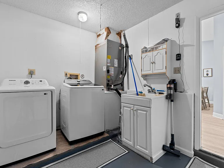 1599 Bayridge Pl — Photo 33