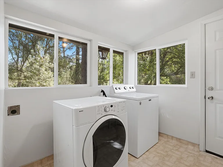 45695 Lauri Ln — Photo 22