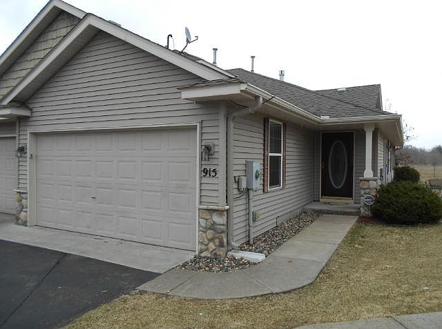 1st image of 915 Winsome Way NW